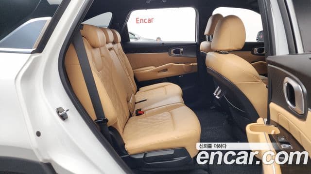 Kia Sorento 2023 — Фото 11/20