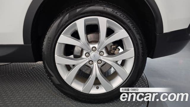 Land Rover Discovery Sport 2022 — Photo 13/38