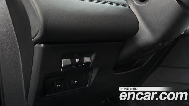 Land Rover Discovery Sport 2022 — Photo 18/38