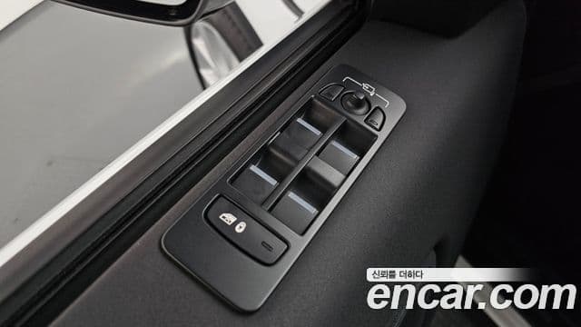 Land Rover Discovery Sport 2022 — Photo 20/38
