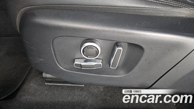 Land Rover Discovery Sport 2022 — Photo 8/38