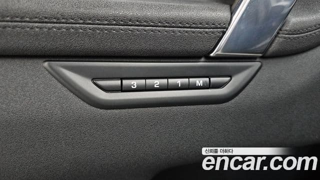 Land Rover Discovery Sport 2022 — Photo 5/38