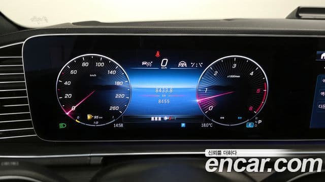 Mercedes-Benz GLE-Class 2024 — Photo 17/20