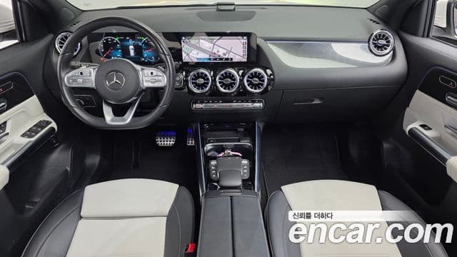 Mercedes-Benz GLA-Class 2021 — Фото 7/20