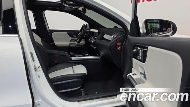 Mercedes-Benz GLA-Class 2021 — Фото 11/20