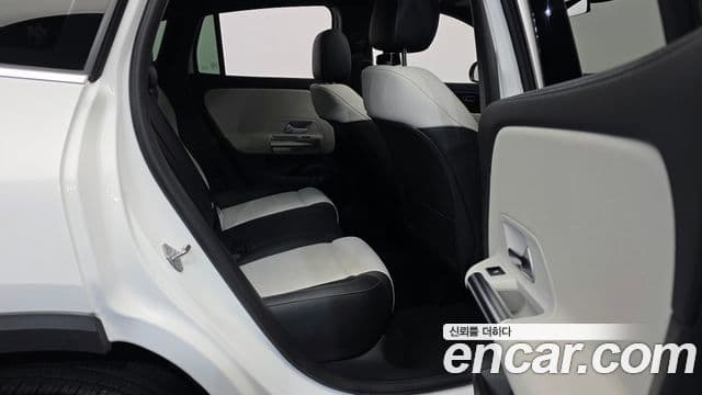 Mercedes-Benz GLA-Class 2021 — Фото 12/20