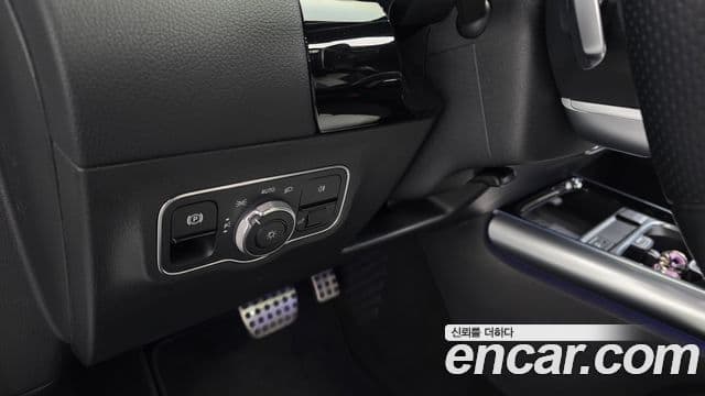Mercedes-Benz GLA-Class 2021 — Фото 14/20