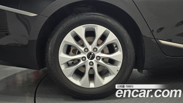 Kia K8 2021 — ფოტო 4/20