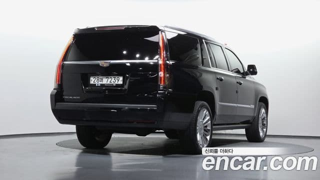 Cadillac Escalade 2018 — Şəkil 2/20