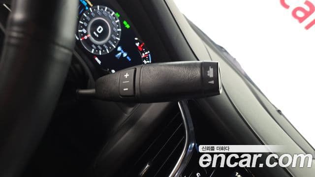 Cadillac Escalade 2018 — Şəkil 9/20