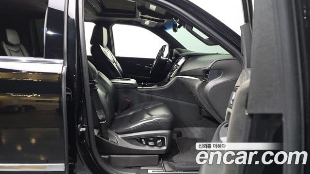 Cadillac Escalade 2018 — Şəkil 11/20