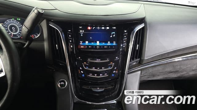 Cadillac Escalade 2018 — Şəkil 14/20