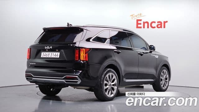 Kia Sorento 2023 — ფოტო 2/20