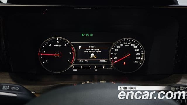 Kia Sorento 2023 — ფოტო 8/20