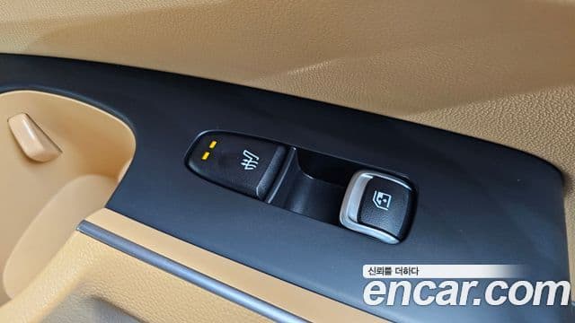 Kia Sorento 2023 — ფოტო 16/20