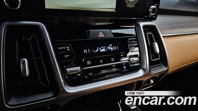 Kia Sorento 2023 — ფოტო 17/20