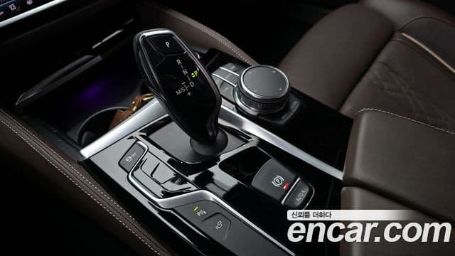 BMW 5 Series 2018 — Фото 9/20