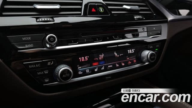 BMW 5 Series 2018 — Фото 18/20