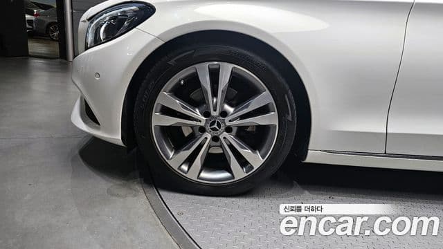 Mercedes-Benz C-Class 2018 — Şəkil 5/20