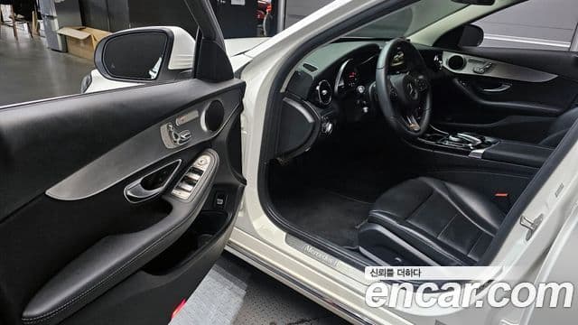 Mercedes-Benz C-Class 2018 — Şəkil 10/20