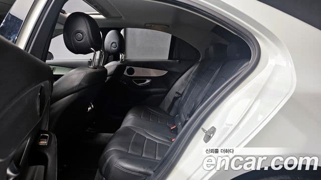 Mercedes-Benz C-Class 2018 — Şəkil 12/20