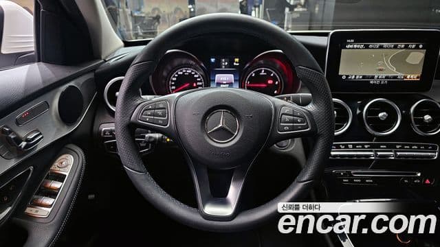 Mercedes-Benz C-Class 2018 — Şəkil 13/20