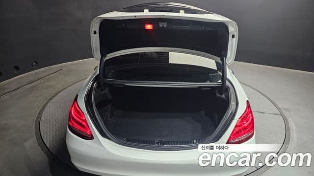 Mercedes-Benz C-Class 2018 — Şəkil 20/20