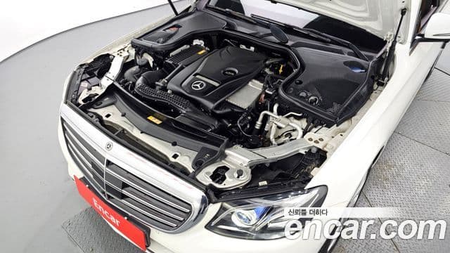 Mercedes-Benz E-Class 2020 — ფოტო 6/20