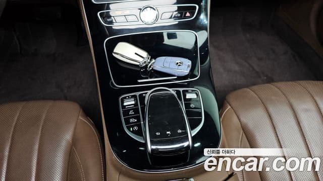 Mercedes-Benz E-Class 2020 — ფოტო 9/20