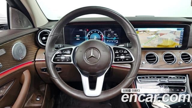 Mercedes-Benz E-Class 2020 — ფოტო 13/20