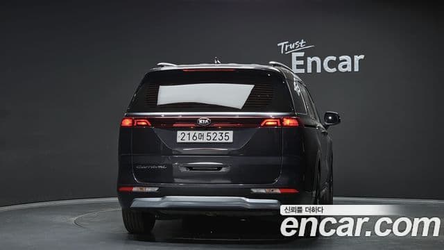 Kia Carnival 2021 — Фото 4/20