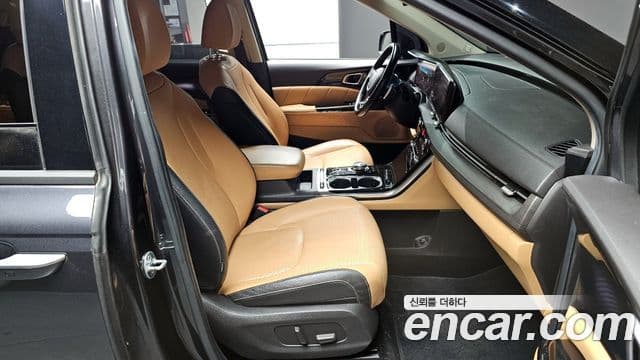 Kia Carnival 2021 — Фото 11/20