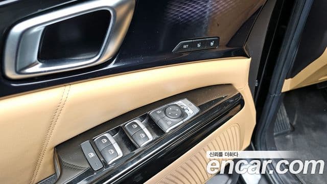 Kia Carnival 2021 — Фото 18/20