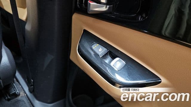 Kia Carnival 2021 — Фото 19/20