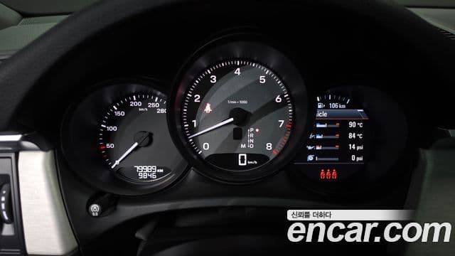 Porsche Macan 2022 — Şəkil 8/20