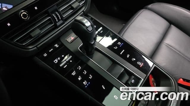 Porsche Macan 2022 — Şəkil 9/20