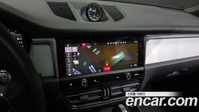 Porsche Macan 2022 — Şəkil 15/20