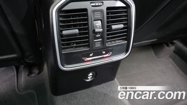 Porsche Macan 2022 — Şəkil 18/20