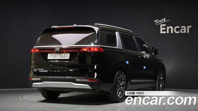Kia Carnival 2021 — Фото 2/20