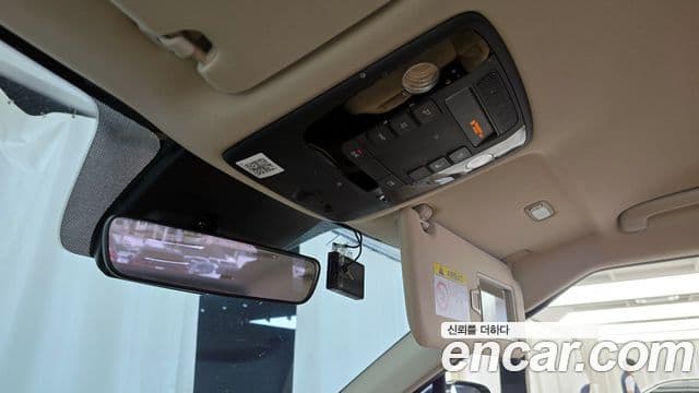 Kia Carnival 2021 — Фото 17/20