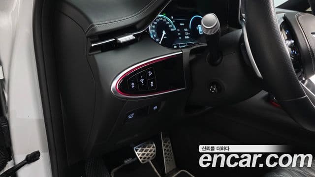 Genesis GV70 2021 — ფოტო 13/20