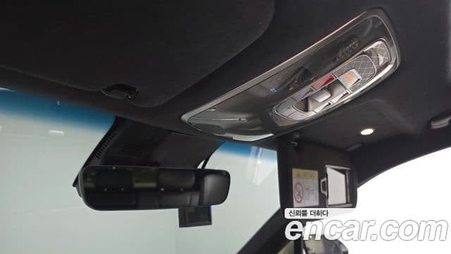Genesis GV70 2021 — ფოტო 18/20