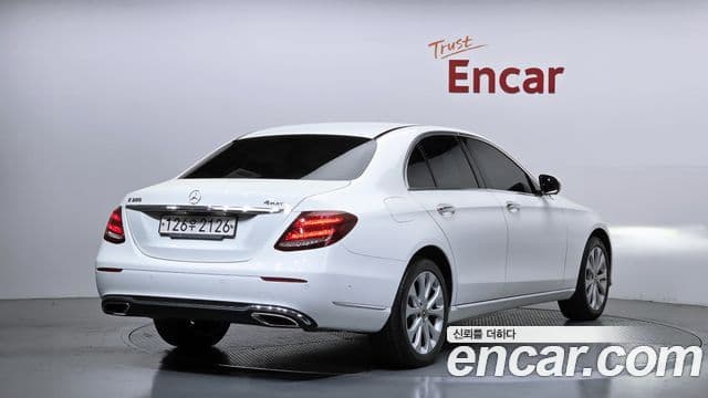 Mercedes-Benz E-Class 2018 — Şəkil 2/20