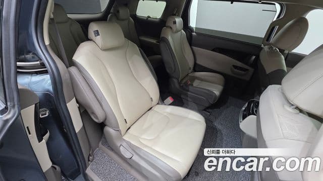Kia Carnival 2020 — Şəkil 18/20