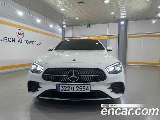 Mercedes-Benz E-Class 2021 — ფოტო 1/20