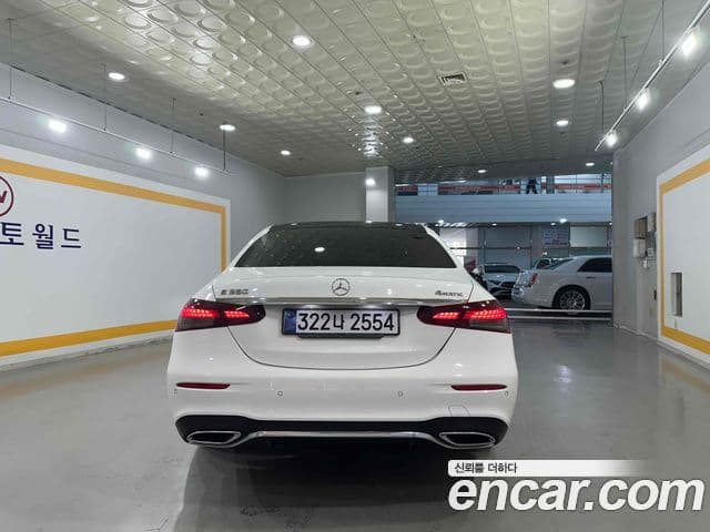 Mercedes-Benz E-Class 2021 — ფოტო 5/20