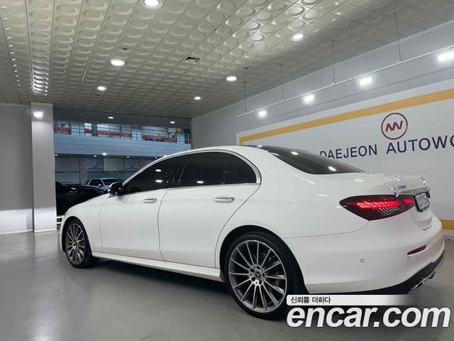 Mercedes-Benz E-Class 2021 — ფოტო 6/20
