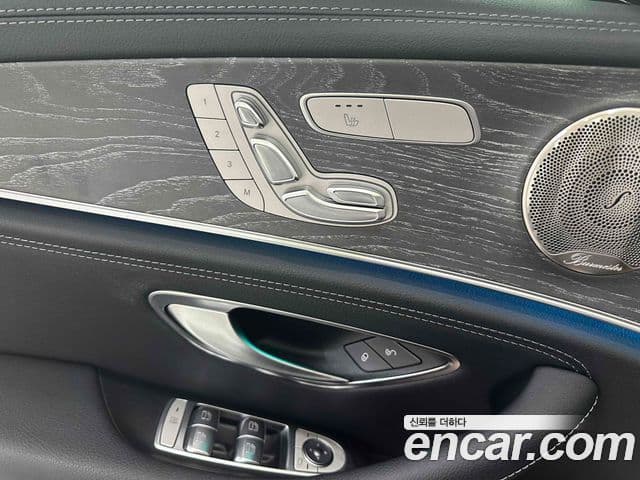 Mercedes-Benz E-Class 2021 — ფოტო 7/20