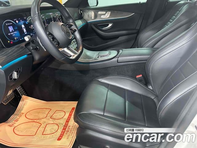 Mercedes-Benz E-Class 2021 — ფოტო 13/20