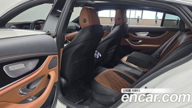 Mercedes-Benz AMG GT 2021 — Photo 22/31